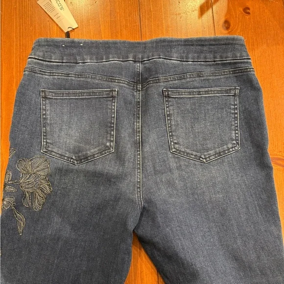 NWT Chico’s Embroidered Blue Jeans